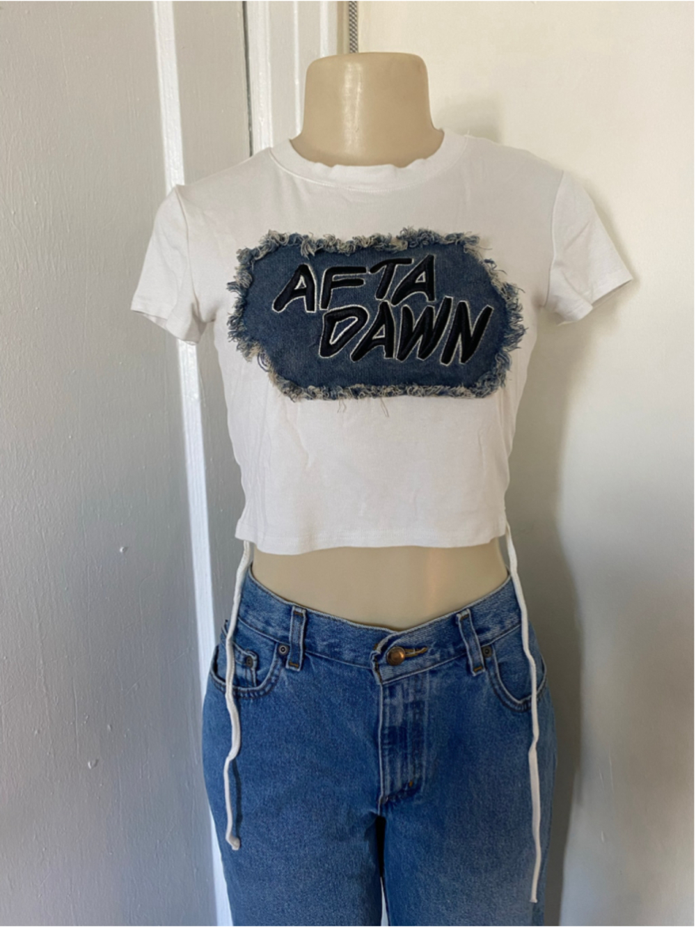 Cropped logo T with embossed “AFTA DAWN”